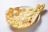ガーリックナン Garlic Naan（タラキッチン）