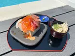 海鮮左舷丼(贅沢盛り)(寿司 左舷)
