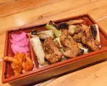 溶岩焼鳥ネギマ弁当（溶岩ダイニングbrave）