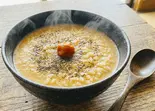 汗が出ます！黒胡椒スープのお粥 梅干付 ※具材追加がオススメです（風邪・胃腸炎の回復に お粥小屋 健康お粥専門店）