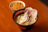 鶏白湯醬油ラーメン+鶏旨辛丼セット（noodle kitchen六九麺）