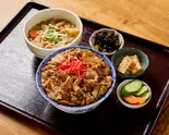 がっつり豚丼と具だくさんの豚汁（パーラー躙口）