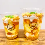 カスタードアップルパイ（軽食とデザート。Cafe Karanos[カラノス]）