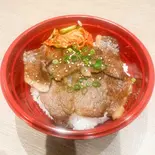 和牛カルビ丼（炭火焼肉和草加松原店）