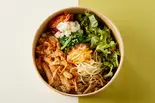 【低カロリー】コチュジャン鶏の玄米ビビンバ Gochujang Chicken Bibimbap（玄米ビビンバ 韓美菜(ハンヤチェ) 天王寺店）