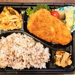 ささみカツ弁当プリンつき（おばんざいや早乙女 銀座本店）