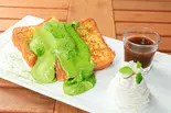 抹茶カスタードとカラメルあんこのフレンチトースト(2pc)(512 パンケーキ/フレンチトースト専門店)