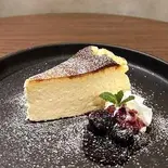 とろっとバスクチーズケーキ（cafe＆bar Euphoria）