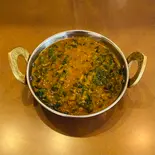マトンキーマパラクカレー(Mutton Keema Palak Curry)（INDIAN HALAL RESTAURANT NEW MAHARAJA）