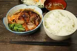 豚角煮定食（市場食堂）
