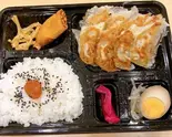 餃子弁当（鶴の恩がえし 銀座店）