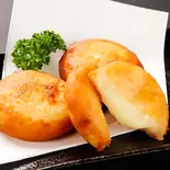 ポテトチーズ餅 2つ（カラオケ歌居屋）