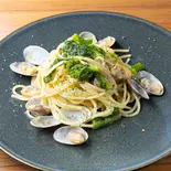 旬の野菜と魚介のオイルパスタ（一方美人）