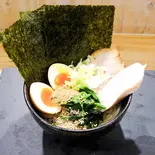 濃厚まぜそば(豚叉焼1枚、ほうれん草、薬味葱、白ゴマ)（つけ麺 大かわ 弘明寺店）