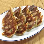 餃子10ヶ～ Dumplings (10 pieces or more)（まんねん 梅田本店）