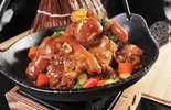 【干锅人気No.2】干锅猪蹄 豚足の汁なし火鍋（ビャンビャン麺 朋友）
