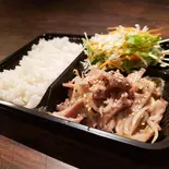 【牛カルビプレート】塩だれニンニク炒め（￥500バーグ食堂）