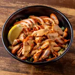 【ボリューム満点】ケバブ風タンドリーチキン丼 tandoori chicken bowl（THAIND(タインド)|ガパオ・タイ料理＆本格インドカレー）