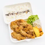 MISO-CHEESE(味噌チーズ)弁当（【ピンクタルタル×生姜仕込み】まゆちゃんのからあげ）
