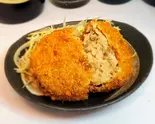 肉屋の特製ジャンボコロッケ(精肉店直送!ステーキ丼・コロッケ・カレーのお店 へそ)