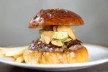 ガーリックバターバーガーセット（ANTIDOTE bar+eats）
