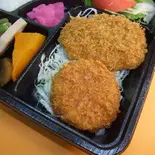 メンチ、コロッケ（ベーカリーカフェ ブルーエルフ）