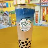 バタフライピーブラックミルクティー(タピオカ入り) (Trà sữa đậu biếc trân châu đen)（ボーちゃんカフェ）
