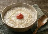 198kcal 食物繊維の王様！ごぼうのお粥  梅干付（風邪・胃腸炎の回復に お粥小屋 健康お粥専門店）