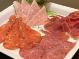 サラミと生ハム盛り合わせ（TAVETALINA）