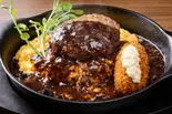 ハンバーグオム&カニクリームコロッケ(肉オムライス専門店 肉とたまご吉祥寺店)