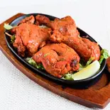 タンドリーチキン Tandoori Chicken 2P(アジアンダイニングトルシー上末吉店)