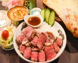 人気！サイコロステーキ丼 CUBE STEAK RICE BOWL（アジアンレストランSAKURA）