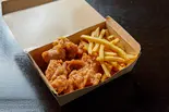にんにくザンギバスケット(フライドポテト)(なるとキッチン 五反田店)
