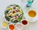 季節の果物たっぷり！フレッシュフルーツサラダ+季節のポタージュとスパークリングウォーター（【シェフ厳選の地場野菜】野菜レストランさいとう）