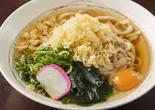 (冷)大盛月見うどん(酒菜屋てんまい)