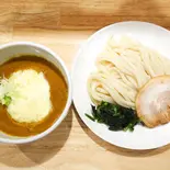 チーズカレーつけうどん(薬味ネギ、ほうれん草、豚肉1枚、チーズ)※レンジ調理要(熟成カレーうどん 咖哩庵)