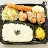エビフライ弁当【もも唐揚げ3個・エビフライ1本】(とり膳 やまのうち店)