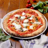 手作りモッツァレッラのスペシャルマルゲリータ（PAPPARE  NAPOLI 品川フロント）