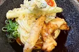 大山鶏ささみ紀州梅蜂蜜漬け天ぶっかけうどん（つるのおんがえし横川店）