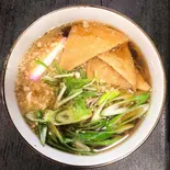 むじなそば/うどん(歌舞伎町の台所 かど平 × ホルモン焼 幸永)