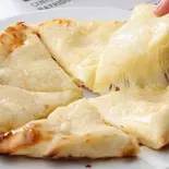 チーズナン Cheese Naan（UMAI DINING）