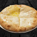 チーズナン Cheese Naan（インド料理・ケバブのスワガットSWAGAT）
