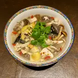 きのこたっぷり麻辣湯(白湯スープ)（薬膳麻辣湯と薬膳カレー灯華）