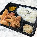特製からあげ弁当 Signature Karaage Fried Chicken Bento(鶏&デリ)