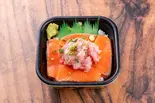 サーモンネギトロ丼（丼丸の金子）