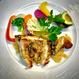 宮城県産 伊達鶏のロースト フランス産モリーユ茸のシュープレームソース(クリームソース)（レストラン ラ・セゾン）