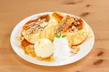 キャラメルナッツふわふわパンケーキ(Caramel nuts pancake)（Australian Cafe＆Bar Manly カフェ マンリー 天神店）