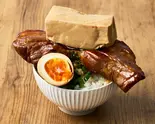 ！特特盛300g！豚角丸丼(染み豆腐と半熟煮卵) Extra Butakakumaru Rice Bowl（トロじゅわ煮込食堂 豚角丸 内田橋）