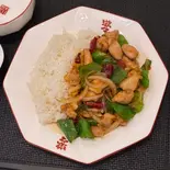ピーマン鶏肉炒め（洋食中華 滋々）