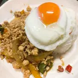 【当店人気No.3】鶏ひき肉のバジル炒めご飯【ガパオガイ】(タイ料理 セーン タイ)